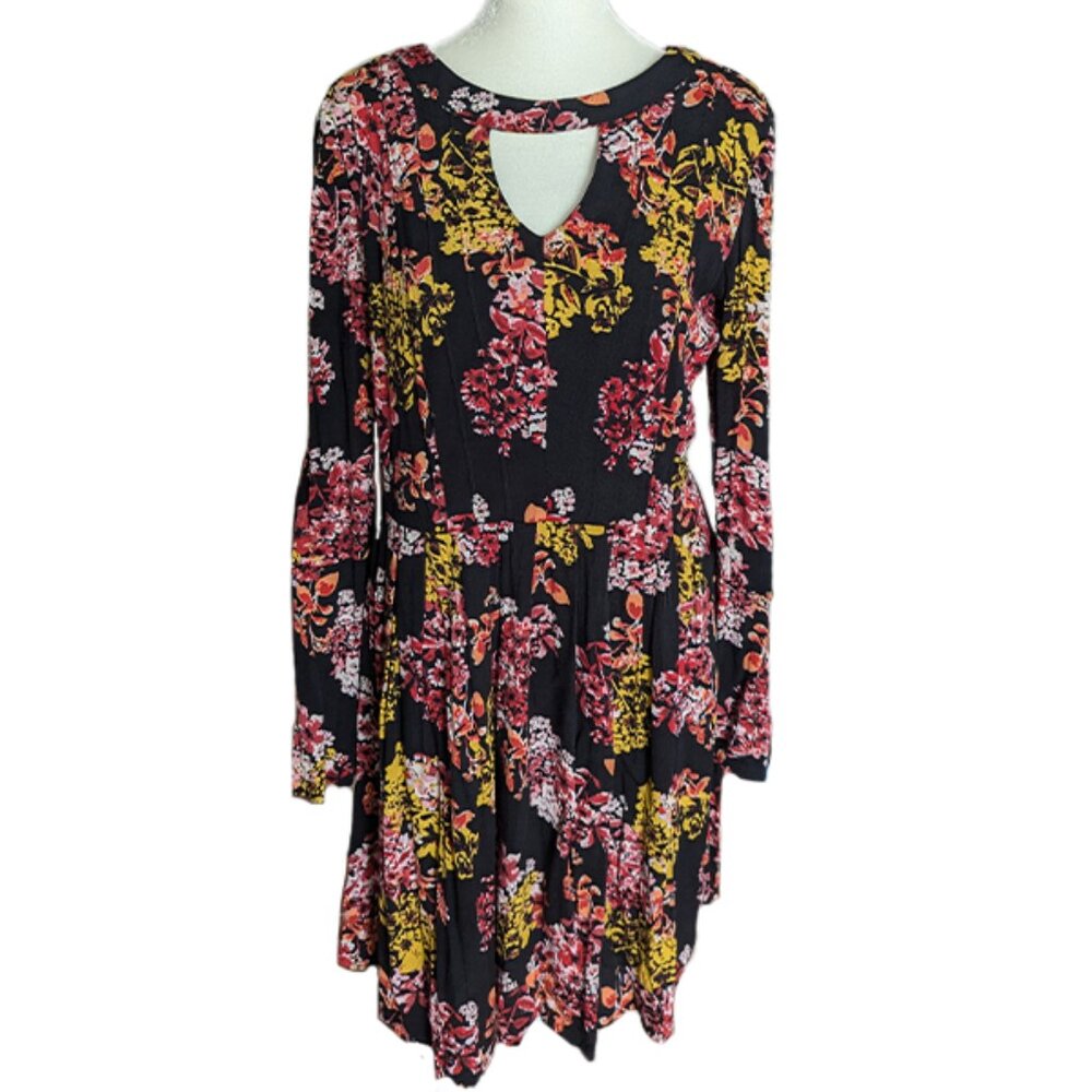 Nina Leonard Dress Womens Sz S Black Floral Fit & Flare Double V Bell Sleeves